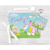 Personalisiertes Einhorn Tischset | Kinder Kindergeschirr-Set Kleinkind-Menü-Set Mädchen Ess-Set Mädchen-Tee-Party Geschenk Personalisiertes Einhorn Tischset | Kinder Kindergeschirr-Set Kleinkind-Menü-Set Mädchen Ess-Set Mädchen-Tee-Party Geschenk von Sazzamaroos