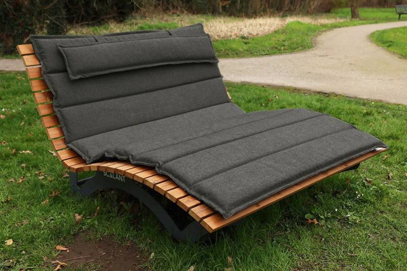 Scalant Gartenliege Waldsofa Premium, mit Auflage & Kissen dunkel + Schutzhülle, Thermokiefer von Scalant