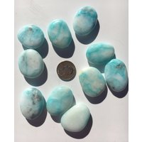 Wunderschöner Getrommelter Blauer Aragonit Heiledelstein // Blaues Aragonit Kissen Trommelsteine Heilkristalle Heilwerkzeuge/ Halschakra von ScallopsMineralShell