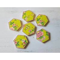 Set Aus Sechs Untersetzern in Grün Und Rosa Geblümt von ScandiJen