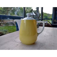 Seltene Melitta Gelb Weiß Teekanne 1-6, Kaffeekanne, Mid Century, Geschenk, Vintage von Scandinaviafinds