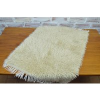 Einzigartiger Rya Wollteppich, Handgewebter Vintage Teppich, Handgewebter Mid Century Teppich von ScandinavianVINTAGES