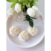 Pfingstrosen-Blumen-Kerzen Geschenk Für Sie Duftende Blumenkerzen Abendessen-Tafel-Mittelstücke Handgemachte Bunte Kerze Housewarminggeschenk von ScentedGlowCreations