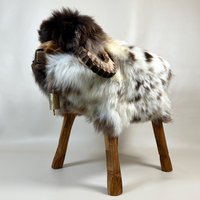 Absolutes Einzelstück - Premium Designer Tierhocker Mufflon Georg Reverse Schafhocker von Schafhocker