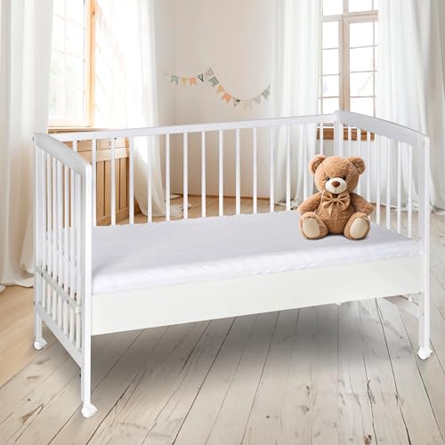 Schardt - Baby Beistellbett Micky mit Rollen - weiß - 60x120cm - aus massivem Buchenholz - Stufenlos Höhenverstellbar - inkl. Umbauseiten und Sicherheitsgurt von Schardt