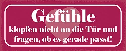 Schatzmix Spruch Gefühle klopfen Nicht an die Tür Metallschild Wanddeko 27x10 cm tin Sign Blechschild, Blech, Mehrfarbig von Schatzmix