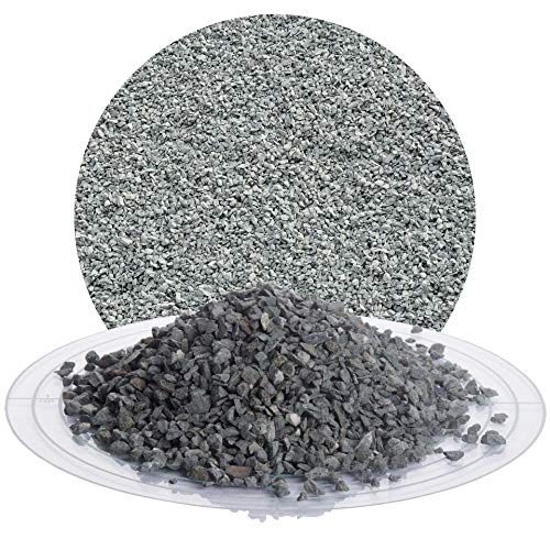 Schicker Mineral Diabas Ziersplitt grau 25 kg, Naturstein, Splitt für Steingärten, Beet, Gartenteich, Fassadenschutz, Weg- und Terrassengestaltung, robust, witterungsbeständig (Körnung 2-5 mm) von Schicker Mineral