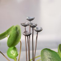 Schmiedewolf Mini Regenfänger, Blumenknospe, Blümchen, Gartendeko, Trinkstation, Bienentränke, Insektentränke, Gartendeko Rost von SchmiedeWolf