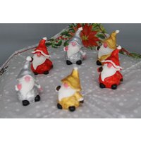 Kleine Weihnachtswichtel, Keramikdeko - Rot, Gold, Silber Miniwichtel Kleine Weihnachtswichtel, Keramikdeko - Rot, Gold, Silber Miniwichtel von SchmuckerinaDesign