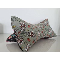 Leseknochen - Nackenkissen Selbstgenäht, Individuell, Verschiedene Designs von SchmuckkaestchenMM