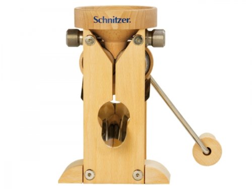 Schnitzer Getreideflocker Campo mit Steinwalzen von Schnitzer
