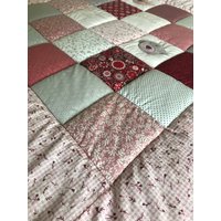 Krabbeldecke Mit Namen, Individuelle Babydecke Smilla Patchworkdecke, Personalisiert von SchnuckelGyde