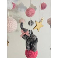 Baby Mobile Elefant Gehäkelt Rosa von Schnullerteddy