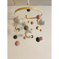 Baby Mobile Filzkugeln Rosa von Schnullerteddy