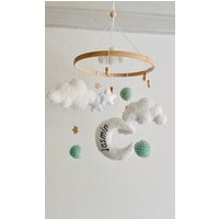 Personalisierte Boucle Baby Mobile Wolken Weiß/Pastell Mint von Schnullerteddy