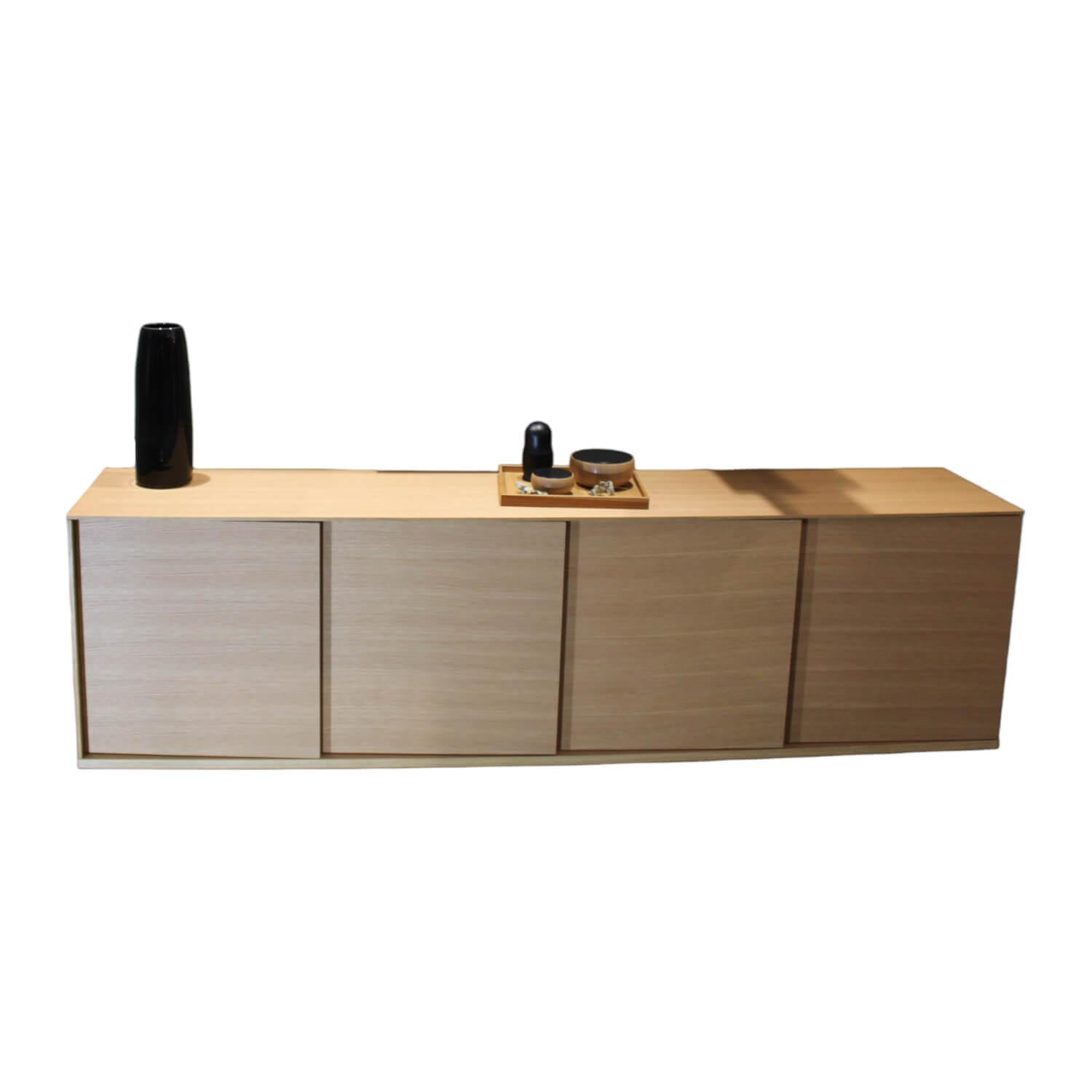 Lowboard Kaidan Korpus 275 Eiche Furniert Push-To-Open Lowboard Kaidan Korpus 275 Eiche Furniert Push-To-Open von Schönbuch