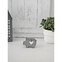 Holzschweincheneukalyptusgrünholzhandmadeeinzigartiger Glücksbringertischdekorationtaufehochzeitbabypartygeburtstag Holzschweincheneukalyptusgrünholzhandmadeeinzigartiger Glücksbringertischdekorationtaufehochzeitbabypartygeburtstag von Schoenstoff