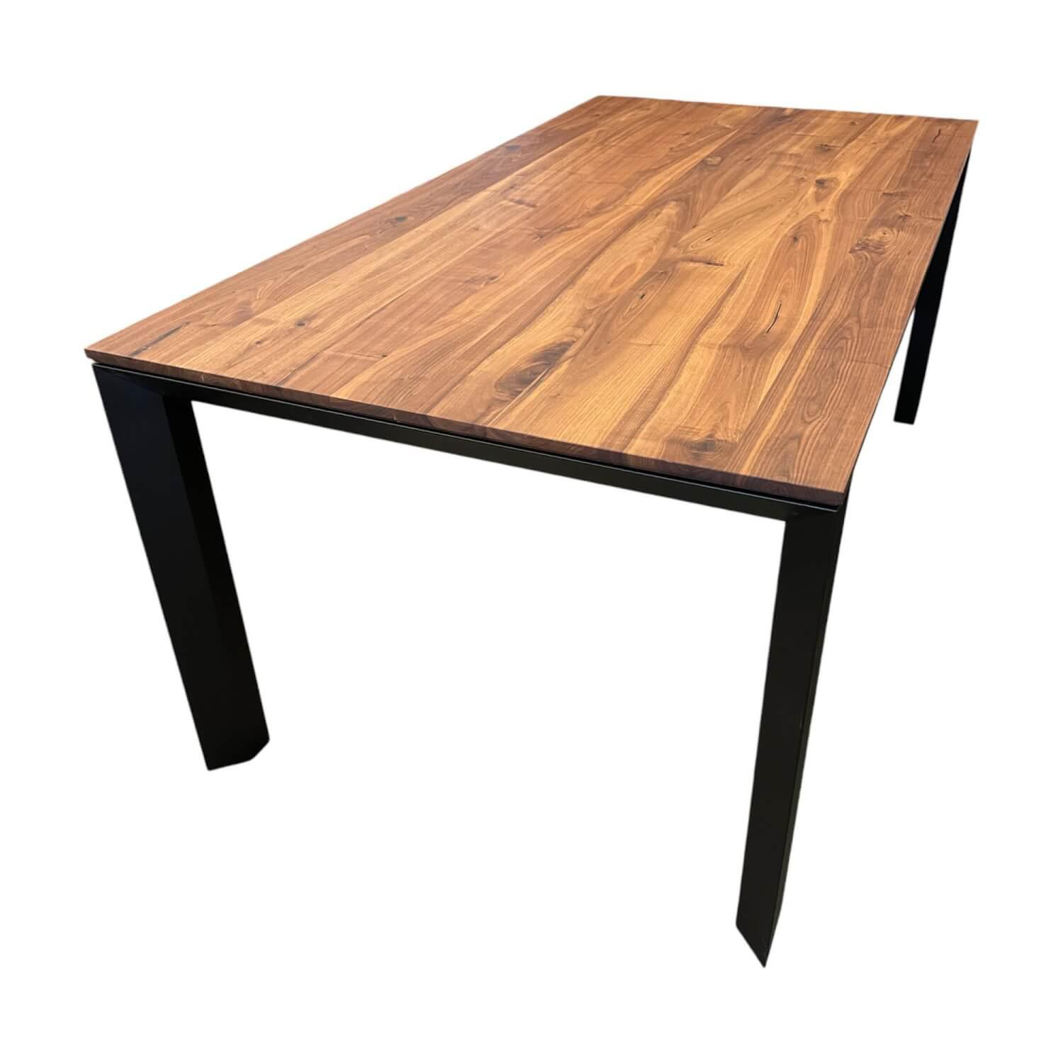 Esstisch Divano IV Astiger Nussbaum Natur Geölt Gestell Aluminium Schwarz Gepulv... Esstisch Divano IV Astiger Nussbaum Natur Geölt Gestell Aluminium Schwarz Gepulv... von Scholtissek
