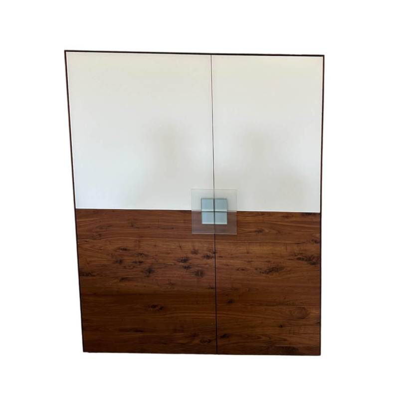Geschirrschrank Farn Korpus Astiger Nussbaum Natur Geölt Glas 9010 Weiß Matt von Scholtissek
