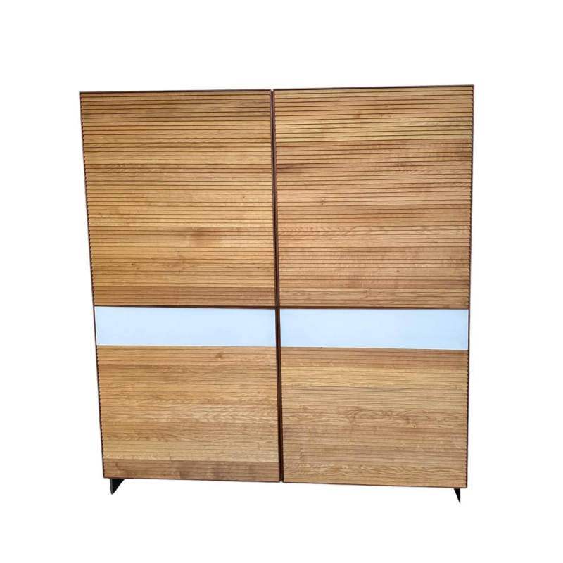 Schrank Tratum Mittel Knorrige Eiche Natur Geölt Glas 9010 Weiß Matt Mit Lamelle... von Scholtissek