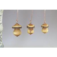 Pilzornament Aus Eibenholz, Handgefertigter Kupferhaken Pilzornament Aus Eibenholz, Handgefertigter Kupferhaken von SchoolhouseWoodcraft