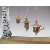Ornamente, Vogelhaus Rinde Einzigartige Gedrechselte Holzverzierungen, Rustikale Upcycled Ornamente Ornamente, Vogelhaus Rinde Einzigartige Gedrechselte Holzverzierungen, Rustikale Upcycled Ornamente von SchoolhouseWoodcraft