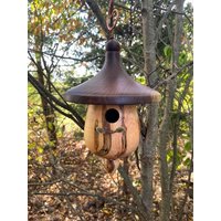 Vogelhaus Schwarznuss & Ambrosia-Ahorn Handgedrechseltes Zaunkönigshaus Vogelhaus Schwarznuss & Ambrosia-Ahorn Handgedrechseltes Zaunkönigshaus von SchoolhouseWoodcraft