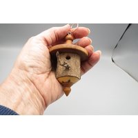 Rustikale Vogelhaus Ornament Aus Eibe Als Dekoration Für Die Weihnachtstage von SchoolhouseWoodcraft