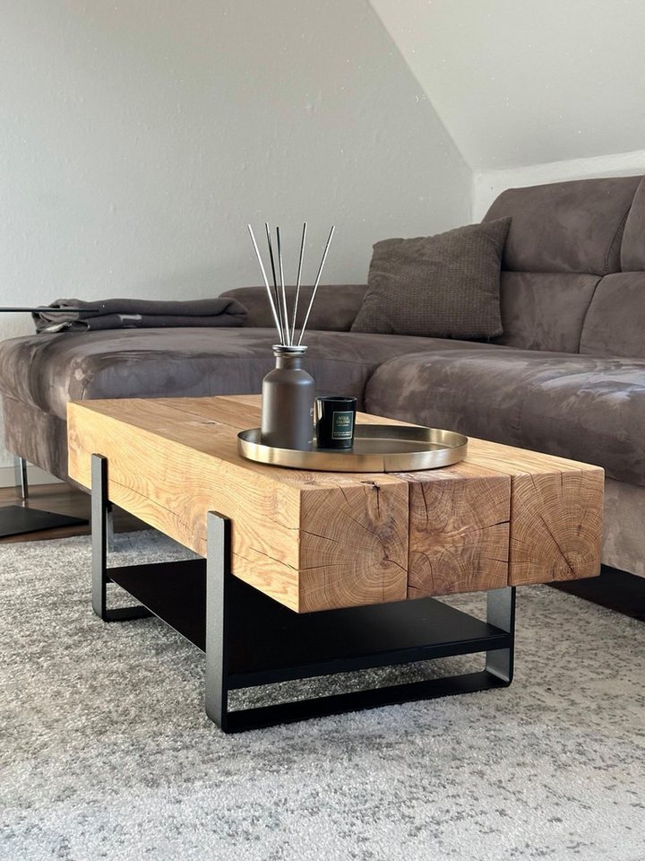 Schräder Interior Couchtisch Couchtisch aus massiven Eichenbalken mit Stahlgestell Schräder Interior Couchtisch Couchtisch aus massiven Eichenbalken mit Stahlgestell von Schräder Interior
