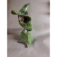 Hexe Dekofigur Hexe Aus Keramik - Liebevoll Modellierte Figur, Unikat Hexe Dekofigur Hexe Aus Keramik - Liebevoll Modellierte Figur, Unikat von SchuetzkeramikShop