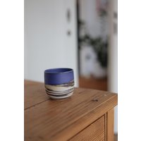 Großer Zebra-Cup Lola, Lila - Handgemachte Keramik Tasse | Steinzeug Becher Unikat Kaffee Tee Mug Geschenkidee Handmade Pottery Großer Zebra-Cup Lola, Lila - Handgemachte Keramik Tasse | Steinzeug Becher Unikat Kaffee Tee Mug Geschenkidee Handmade Pottery von SchuttundAscheStudio