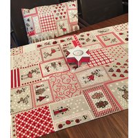 Tischläufer| Mitteldecke|Weihnachten| Rote Weihnachtsmotive Auf Natur|Christmas At Home |Weihnachtliche Wohnaccesoires von SchwalbenLara