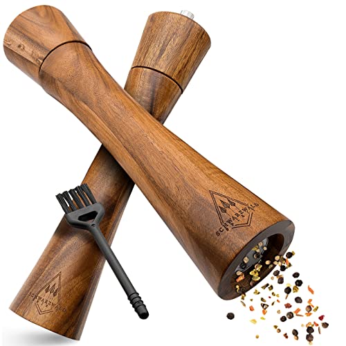 Schwarzwald Spirit Salz und Pfeffermühle Holz Groß (25,5cm) - 2er Set mit Pfeffer und Salzmühle - Gewürzmühle mit Keramikmahlwerk inkl. Reinigungspinsel, Rezeptbuch - Küchenhelfer Geschenkidee von Schwarzwald Spirit