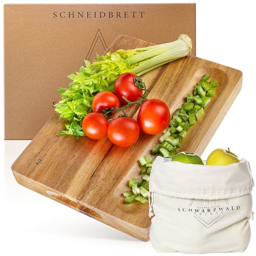 Schwarzwald Spirit Schneidebrett Holz Groß - Massiv Holzbrett für Küche - Extra Dickes Schneidbrett, Küchenbrett, Käsebrett, Brotschneidebrett, Hackbrett (35x25cm) von Schwarzwald Spirit