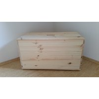 Holztruhe Sitztruhe Holzkiste Kaminholztruhe Wäschetruhe Truhe Kiefer Massiv von Schwarzwaldholzstube