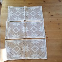 3 Handgestickte Zierdeckchen in "Näversöm" - Technik von SchwedenSchaetze