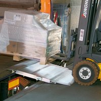 Altec Schwere Überfahrbrücke, TK 2.000 kg, BxL 1.250 x 1.985 mm von Altec
