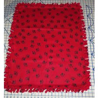 Rot Mit Schwarzen Paw Prints Hund Haustier Baby Fleece Hand Gebunden Decke Sicherheit von Scrunchiesbysherry