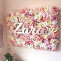 Benutzerdefinierte Blumenwand Mit Namensschild, Blush Rosa Blumenwanddekor, Blumenwandname, Babyparty-Dekor, Blumenbaby-Kinderzimmer, Baby-Geschenk von SdesignFloral