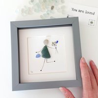 Seeglas Blumen Mädchen Original Schreibtisch Kunst - Einzigartige Und Aquarell Gerahmte Kunst, Freundschaft Oder Geburtstag Geschenkidee von SeaGlassbyCraftHappy