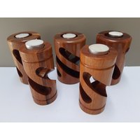 Mcm Holz Kerzenhalter, Gemischtes Set Von 5 Teelichthaltern, Geschnitzt, Geometrisch, Ausgeschnitten, Offenes Design von SeaglassVintageFinds