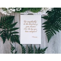 Thoreau Zitat Druck | Gold Kalligraphie, Inspirationsgeschenk | 13x18 von Seamerias