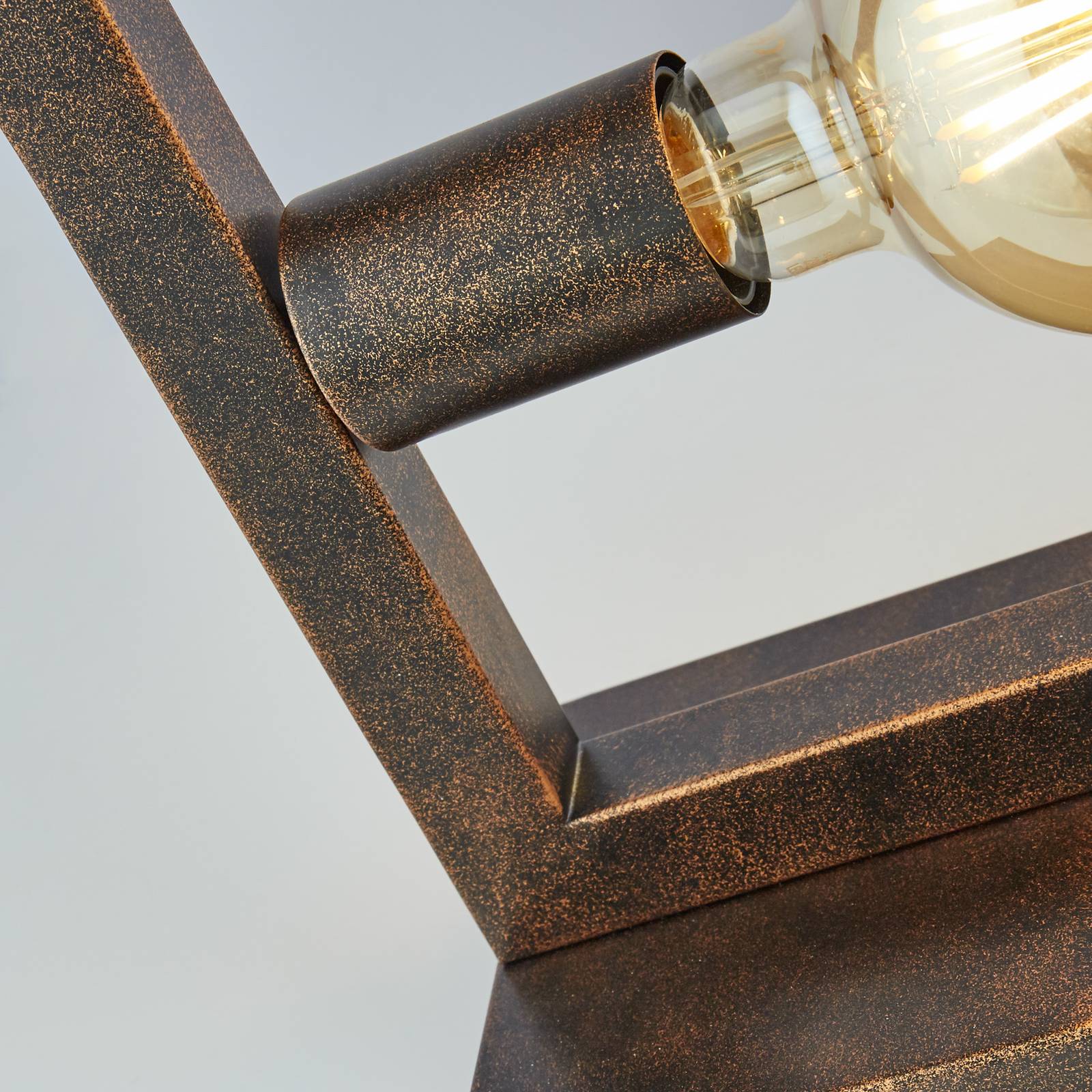 Tischlampe Rustic in Rostbraun von Searchlight