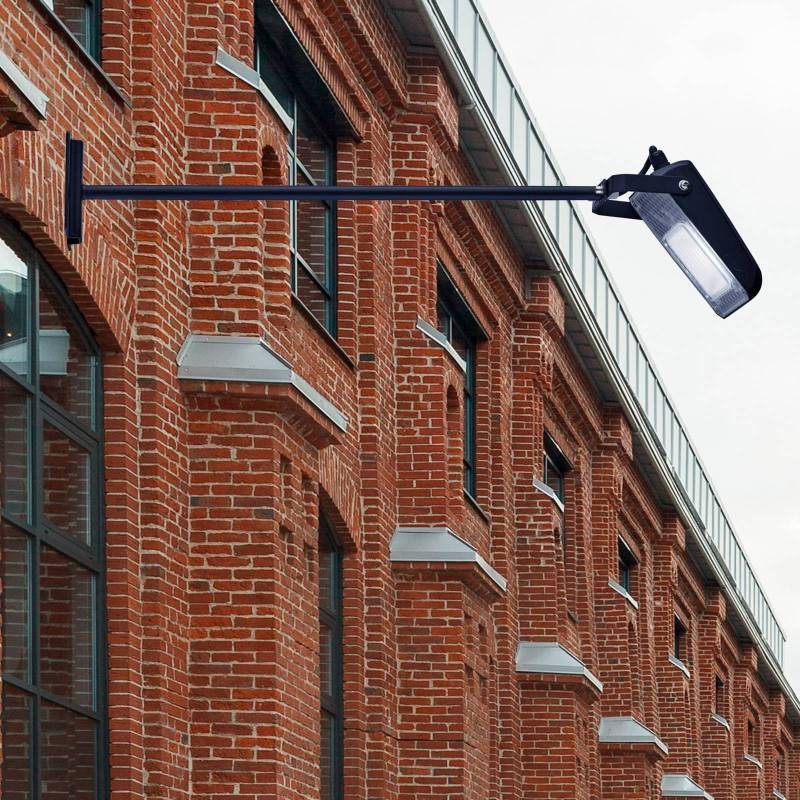 LED-Außenwandlampe Pub mit langem Arm, IP65 von Searchlight