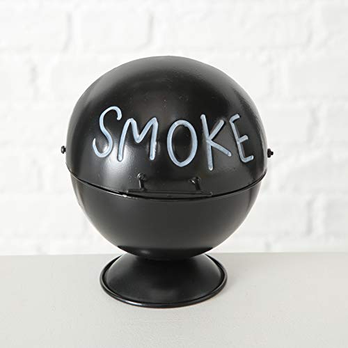 Seaside No.64 - Sturmaschenbecher Kugelgrill als Kippensammler mit Klappdeckel - lustiger Ascher aus Eisen in schwarz und 15cm Höhe - Zigarettenhalter in Kugelform für die Terrasse oder Balkon Seaside No.64 - Sturmaschenbecher Kugelgrill als Kippensammler mit Klappdeckel - lustiger Ascher aus Eisen in schwarz und 15cm Höhe - Zigarettenhalter in Kugelform für die Terrasse oder Balkon von Seaside No.64