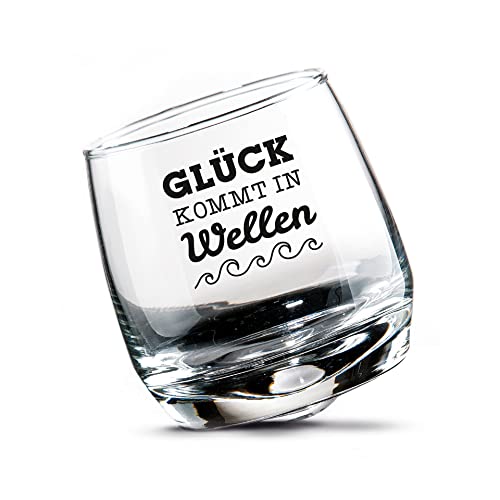 Seaside No.64 - Wackelglas/Whiskeyglas/Schwenkglas/Rumglas - 2er Set Geschenkbox - Party Sturmglas für den gemütlich Abend mit maritimen Aufdruck - Spülmaschinenfest (Glück kommt in Wellen) von Seaside No.64