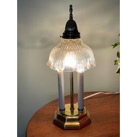 Antike Messing Und Glas Akzentlampe von SeasideStudioPEI