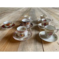 Set Von 7 Teetassen Aus Feinem Porzellan Set Von 7 Teetassen Aus Feinem Porzellan von SeasideStudioPEI