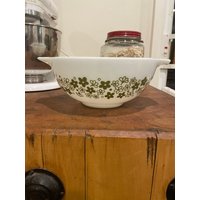 Vintage Pyrex Aschenputtel Nistschale Frühlingsblüte Muster Weiß/Grün Vintage Pyrex Aschenputtel Nistschale Frühlingsblüte Muster Weiß/Grün von SeasideStudioPEI