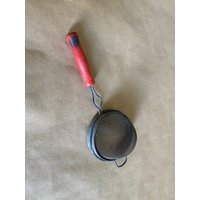 40Er Jahre Roter Holzgriff Sieb Kitchenalia von SecondSymphony